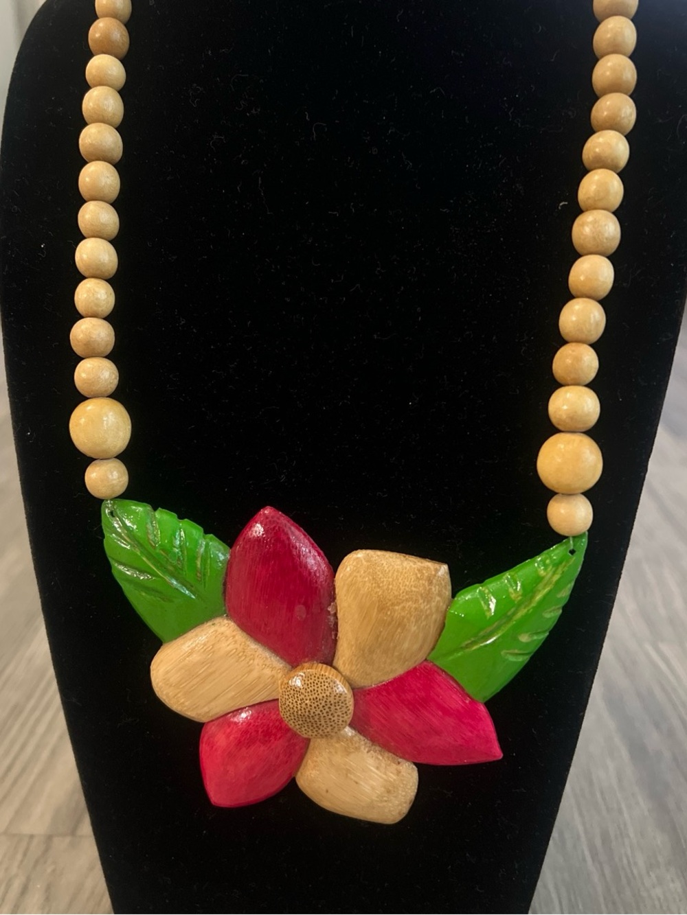 Wooden Hawaiian Tropical Flower Statement Necklace in Red, Natural & Green
